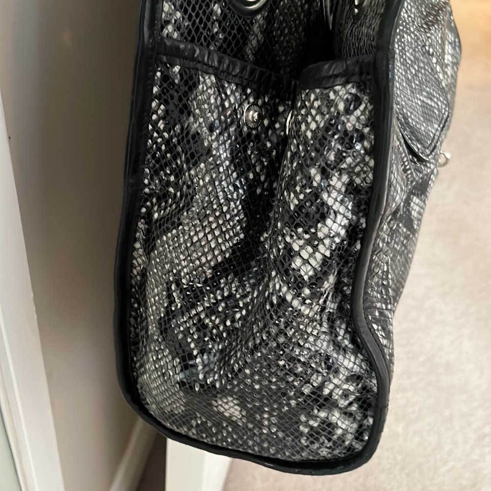 Stuart Weitzman snake print satchel VGUC - Picture 14 of 14